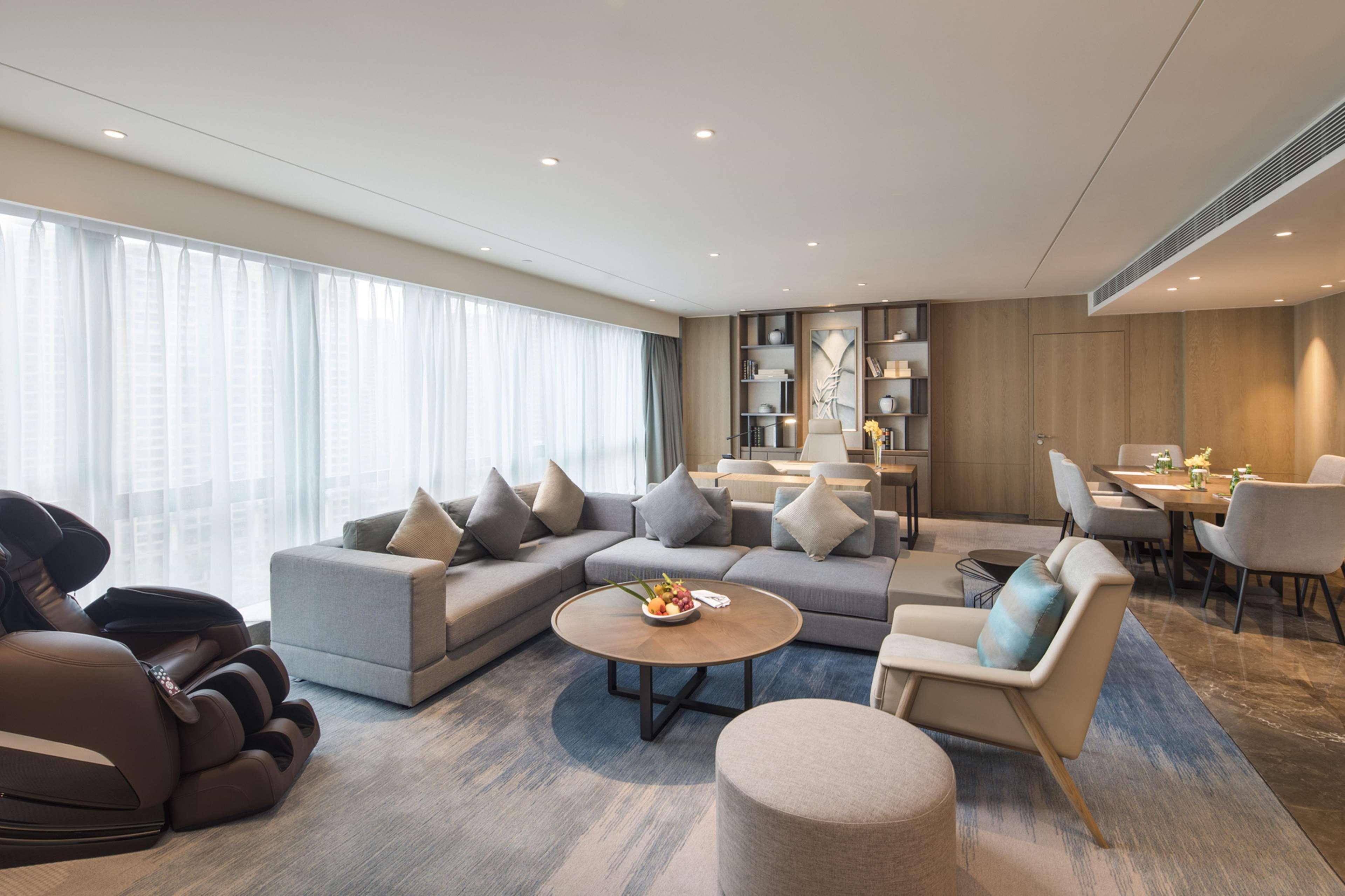 Doubletree By Hilton Hotel Shenzhen Longhua, Near Huawei, Foxcnn, Shenzhen North Railway, Uniwalk & Uniworld Shopping Mall, Sam'S Club Exterior foto