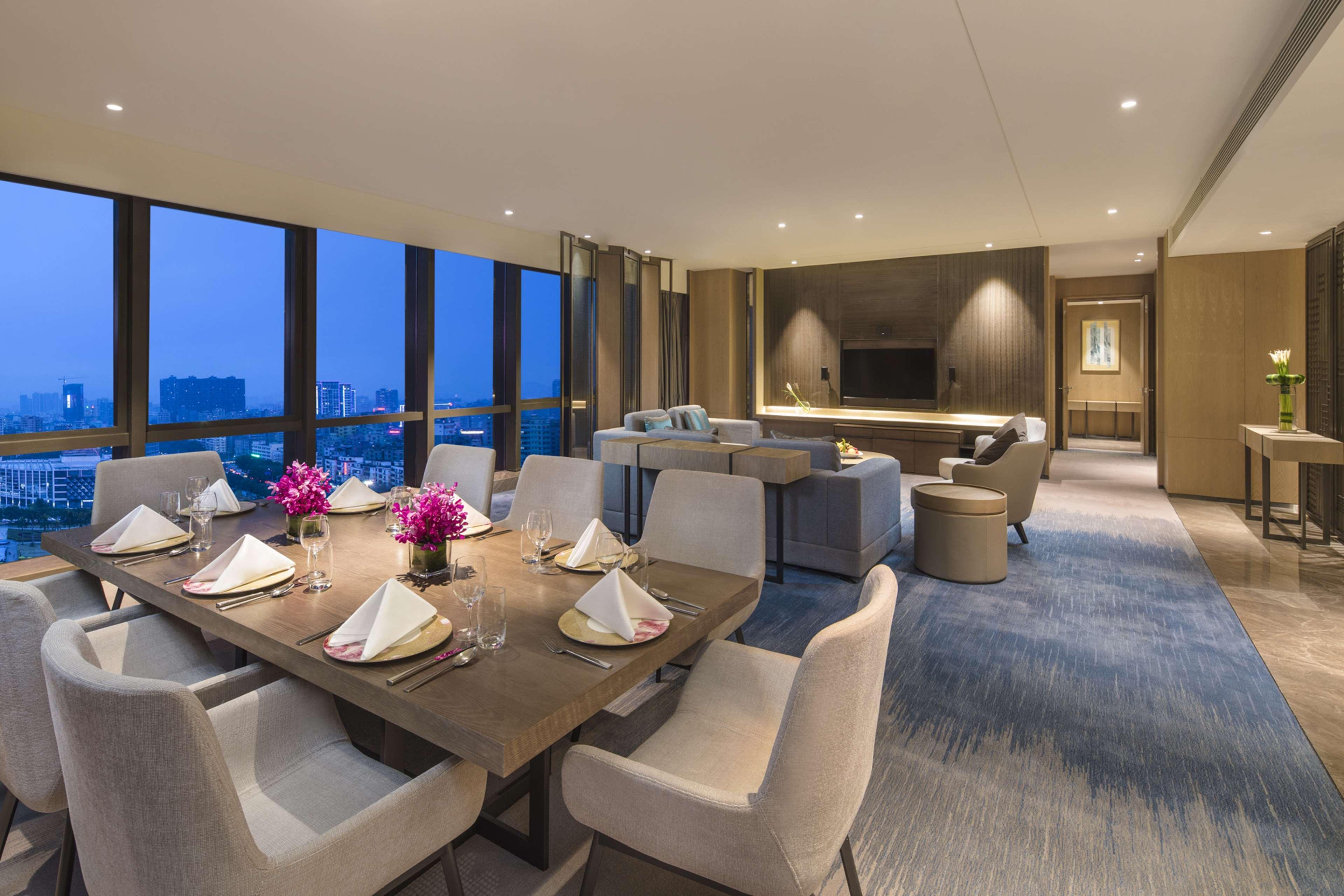 Doubletree By Hilton Hotel Shenzhen Longhua, Near Huawei, Foxcnn, Shenzhen North Railway, Uniwalk & Uniworld Shopping Mall, Sam'S Club Exterior foto